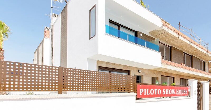 New/Off plan quality Town Houses in Los Balcones
